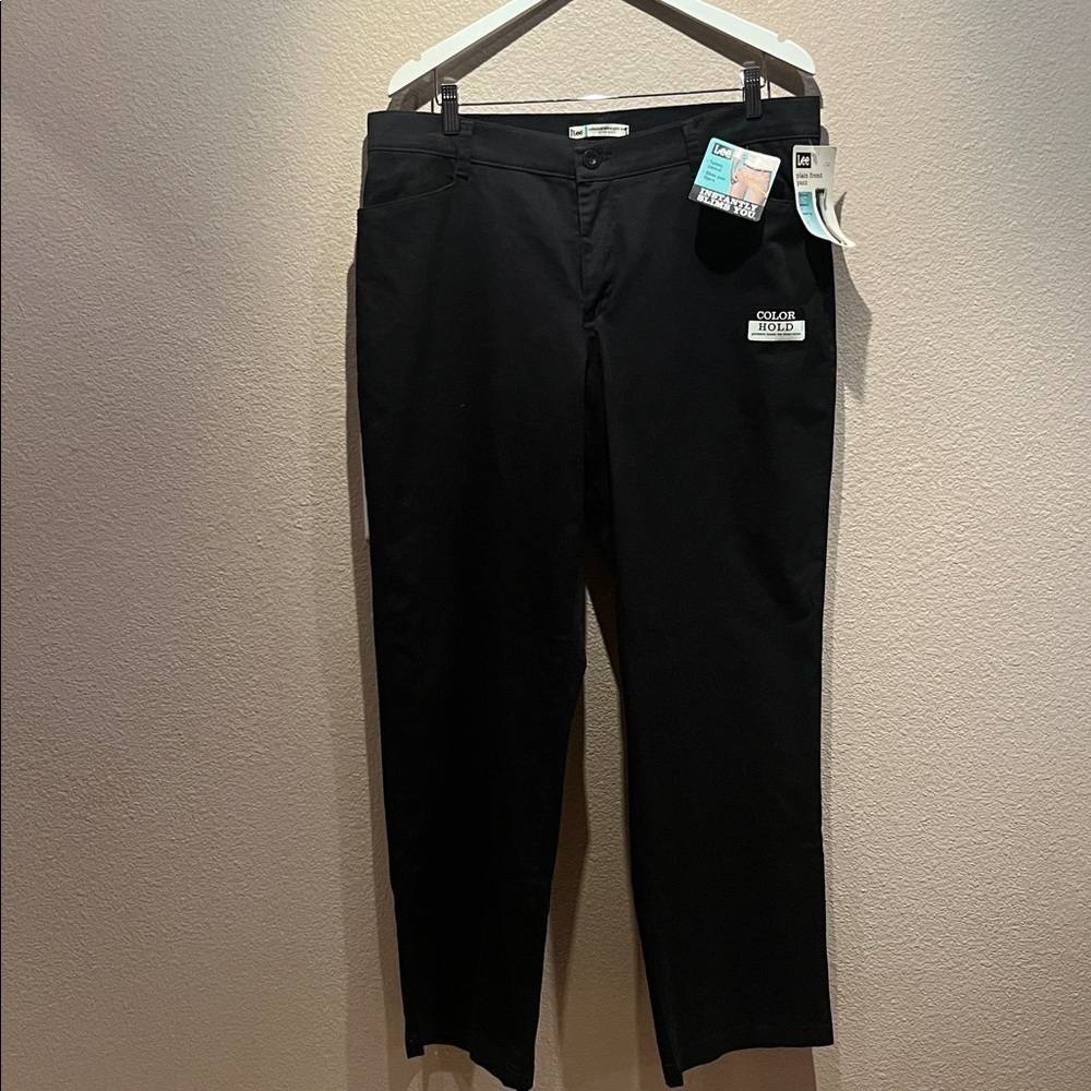 New Lee Women’s Relaxed Fit Straight Leg Slimming Black Pants Size 16 Medium NWT - Picture 2 of 8